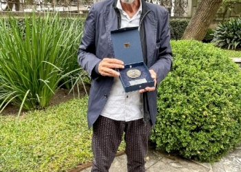 Imanol Arias recibió la Medalla Delmira Agustini - mayo 2023 - Foto Presidencia de la República