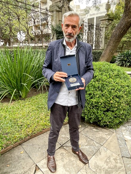 Imanol Arias recibió la Medalla Delmira Agustini - mayo 2023 - Foto Presidencia de la República Imanol Arias recibió la Medalla Delmira Agustini - mayo 2023 - Foto Presidencia de la República