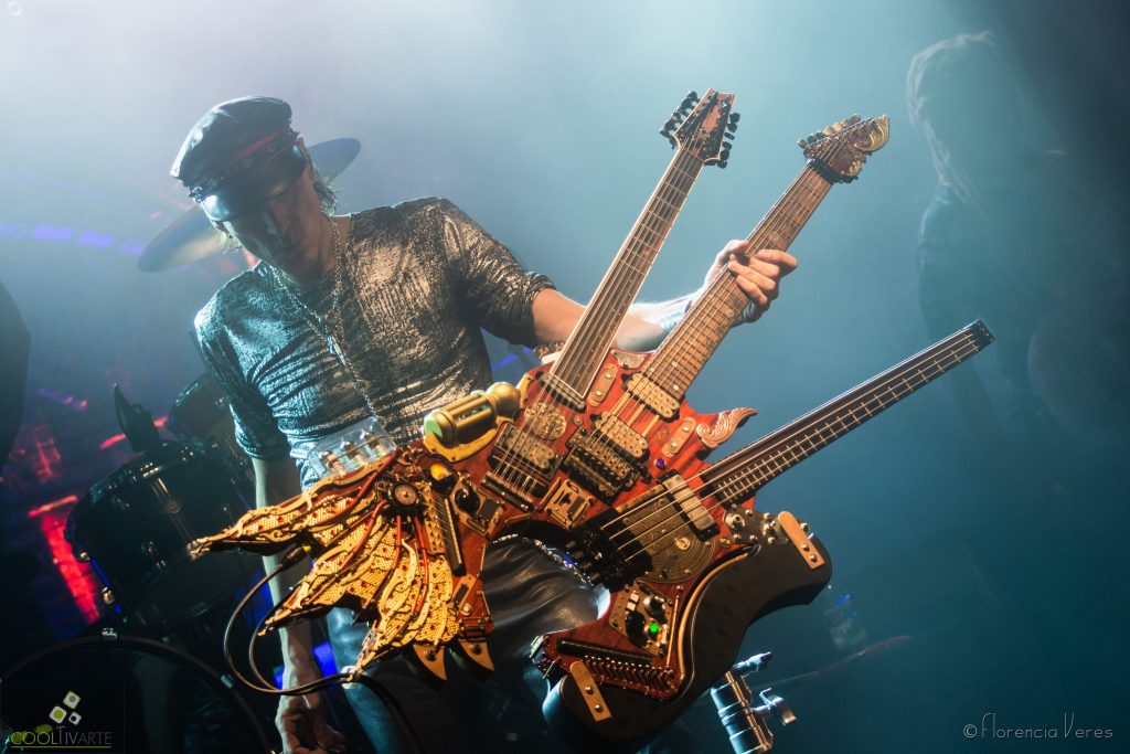 Steve Vai se presentó el 08 de junio del 2023 en Sala del Museo Fotografía Florencia Veres