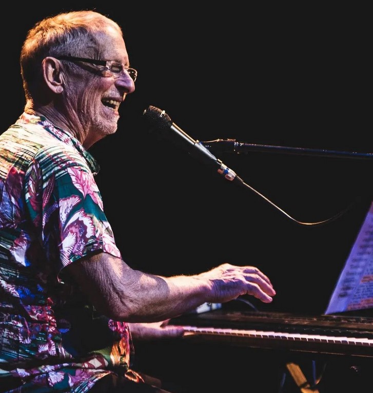 Hugo Fattoruso 80 años en el Teatro Solís. Junio 2023 - Fotos @maurirod.uy - Montevideo Music Group Hugo Fattoruso 80 años en el Teatro Solís. Junio 2023 - Fotos @maurirod.uy - Montevideo Music Group