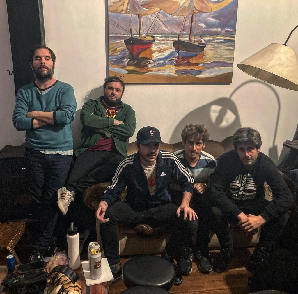 HABLAN POR LA ESPALDA - Foto - Último ensayo antes del viernes! Fuente Facebook HPLE HABLAN POR LA ESPALDA