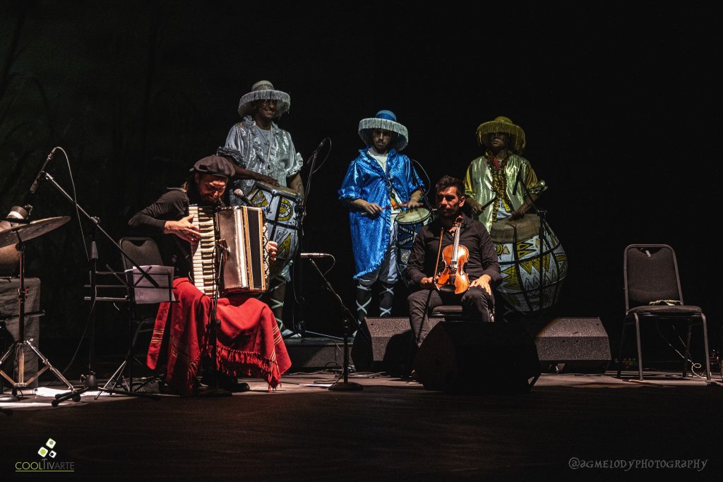 Chango Spasiuk desde Argentina el pasado domingo 12 de Noviembre 2023 en el Teatro Solís. Montevideo, Uruguay Fotos por @aikogameart 