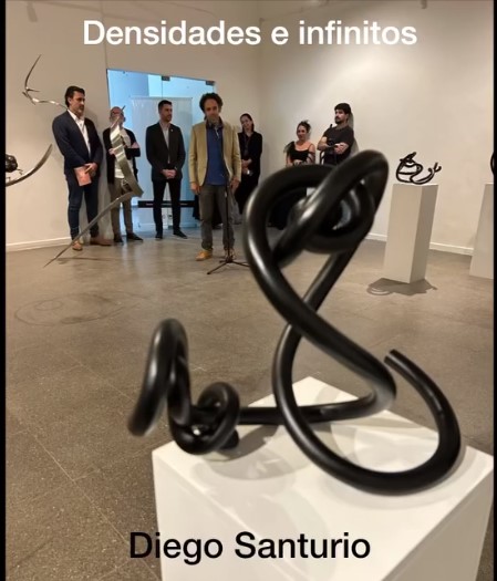 Recorriendo Exposiciones DENSIDAD E INFINITOS por Daniel Benoit Cassou