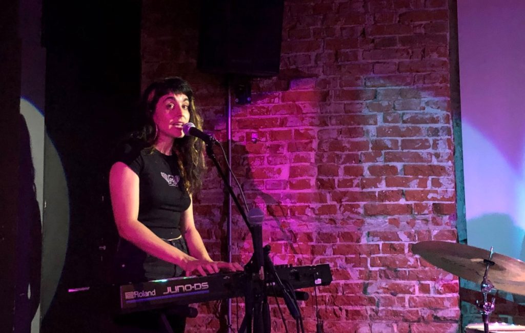 Recital de Elena Ciavaglia en De Toque y Toque Bar - Diciembre 2023 - Foto Marcelo Rodriguez