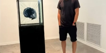 ADAM JEPPESEN en Museo de Arte Contemporáneo Atchugarry (MACA) Recorriendo Exposiciones por Daniel Benoit Cassou