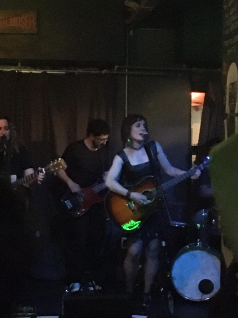 ROMINA PELUFFO - TRÓPICO DUCLÓS EN BLUZZ BAR ROMINA PELUFFO - TRÓPICO DUCLÓS EN BLUZZ BAR