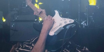 Ecléctico celebra el lanzamiento de su primer álbum en Tazu Bar Cultural