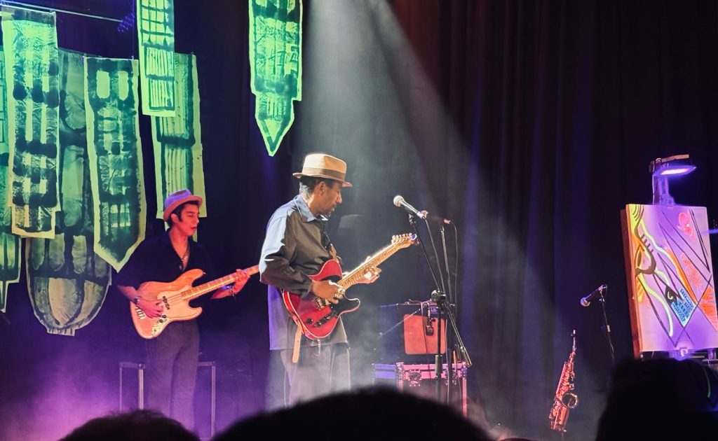 Michael Dotson en Montevideo - Sala Camacuá - Julio 2024 - Foto María José Pieri Michael Dotson en Montevideo - Sala Camacuá - Julio 2024 - Foto María José Pieri