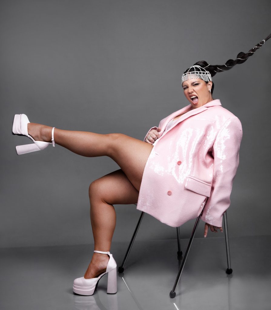 Vicky Ripa estrena Está pasando