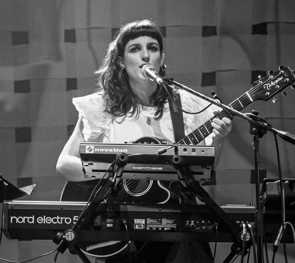 lucía severino presenta en vivo "el tiempo en una canción" su nuevo álbum - #Marea en Sala Zitarrosa - JUEVES 3 DE OCTUBRE 2024 - 21:00 hs