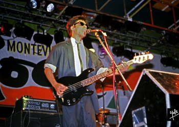 ** Los Tontos. Estuario editorial. Serie discos. Montevideo 2024. 277 páginas, referencias y documentos incluidos. Fotografías inéditas de Mario Marotta. Fotografías de la entrevista de Julio A. López (Yula). Tomás inéditas. 1° Montevideo Rock. Escenario Principal, Rural del Prado, 1986.