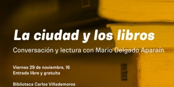 Mario Delgado Aparaín visita la biblioteca del centro cívico Luisa Cuesta