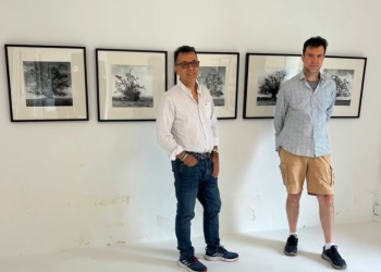 José Risso - Teodelina Detry - Recorriendo Exposiciones - 2 DE FOTOGRAFÍAS por Daniel Benoit Cassou