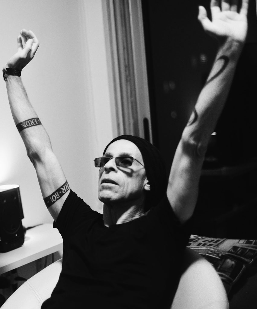 MONO+ feat. SPUNTONE y DANA presentan "Maz"