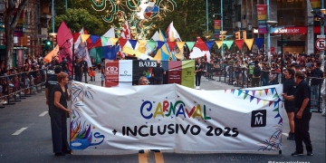 Desfile Inauguración Carnaval 2025 23-01-25 por 18 de Julio Montevideo foto Diego Castro Famea
