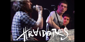“Máquina ft. Sebastián Teysera”, LOS TRAIDORES (Acústico - Teatro Solís, 2012)