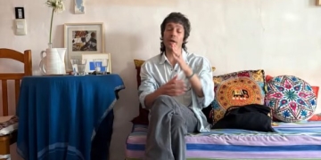 AZUL CAVERNA en Galería del Paseo - Visitando Talleres - La Barra - Maldonado por Daniel Benoit Cassou