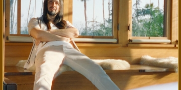Louie Rubio le canta a las relaciones intermitentes en 'Again' en tono de indie pop y funk
