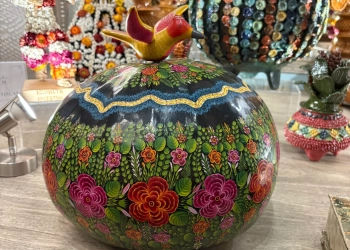 Marquesa de Mancera - San Miguel de Allende, México by Daniel Benoit Cassou