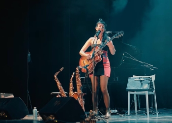 Candombe pal hugo -Agustina Canavesi trío (En vivo Teatro Escayola)