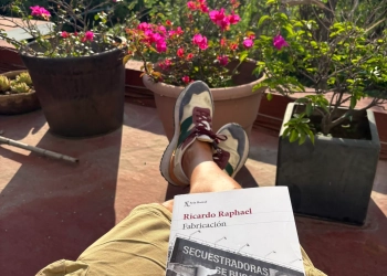 Fabricación de Ricardo Raphael - CDMX, México by Daniel Benoit Cassou