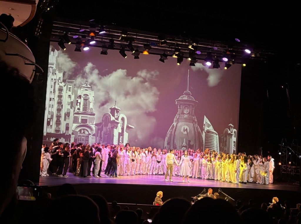 Metrópolis – Coro Nacional de Niños y Juvenil del Sodre by María José Pieri