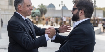 Presidente de Chile - Gabriel Boric - participó en velatorio del expresidente Mujica - Foto Presidencia
