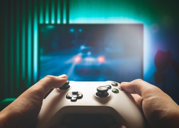 ¿Cómo funciona la tecnología cross-platform en los videojuegos?