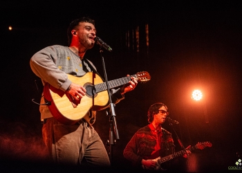 musicos en el escenario