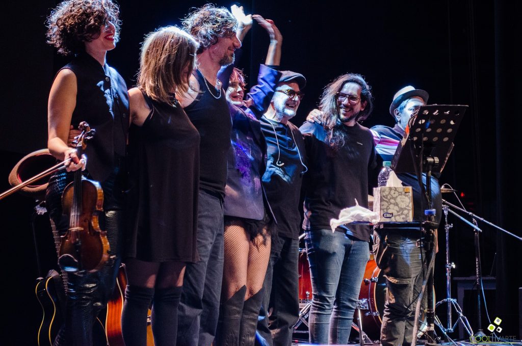 Fabiana Cantilo Trío Sinfónico - Teatro El Galpón - agosto 2025 - Fotos Rossana Gaudioso Fabiana Cantilo Trío Sinfónico - Teatro El Galpón - agosto 2025 - Fotos Rossana Gaudioso
