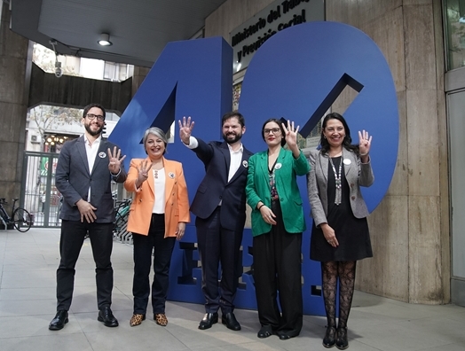 Jeannette Jara como Ministra del Trabajo en la promoción del Proyecto de Ley de 40 horas laborales