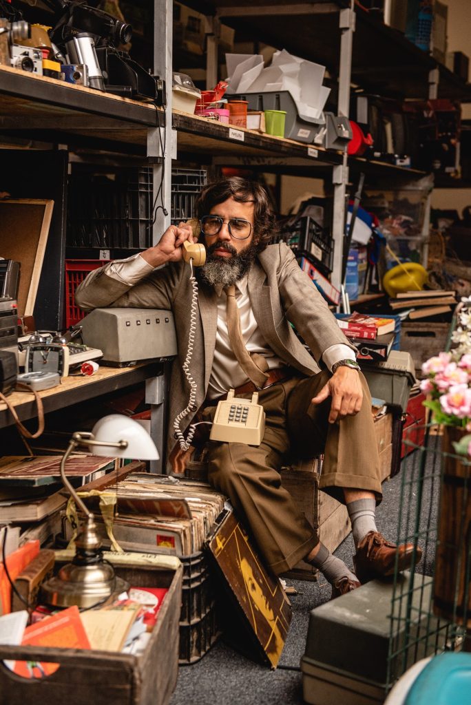 FEDE GRAÑA presenta "Hasta la luna sin casco" FEDE GRAÑA presenta "Hasta la luna sin casco"