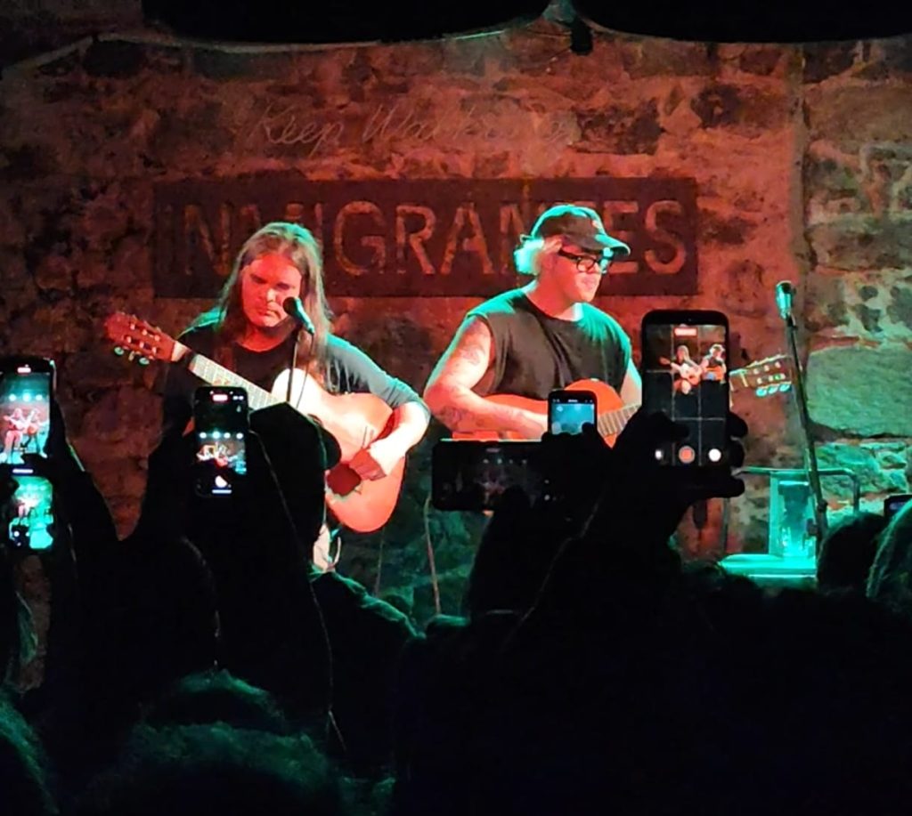 Lisandro Skar en Inmigrantes - Uno tras otro hasta conectar by Fino Sosa