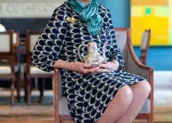 Obituario: Agnes Gund (1939-2025) - Una vida dedicada al arte, la educación y la justicia social by Daniel Benoit Cassou