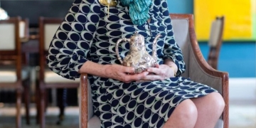 Obituario: Agnes Gund (1939-2025) - Una vida dedicada al arte, la educación y la justicia social by Daniel Benoit Cassou