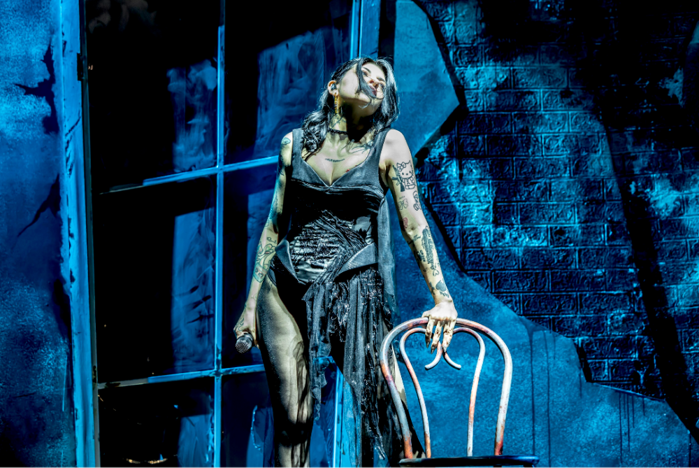 Cazzu - Teatro de verano - octubre 2025 - Foto producción Ph mezzutt