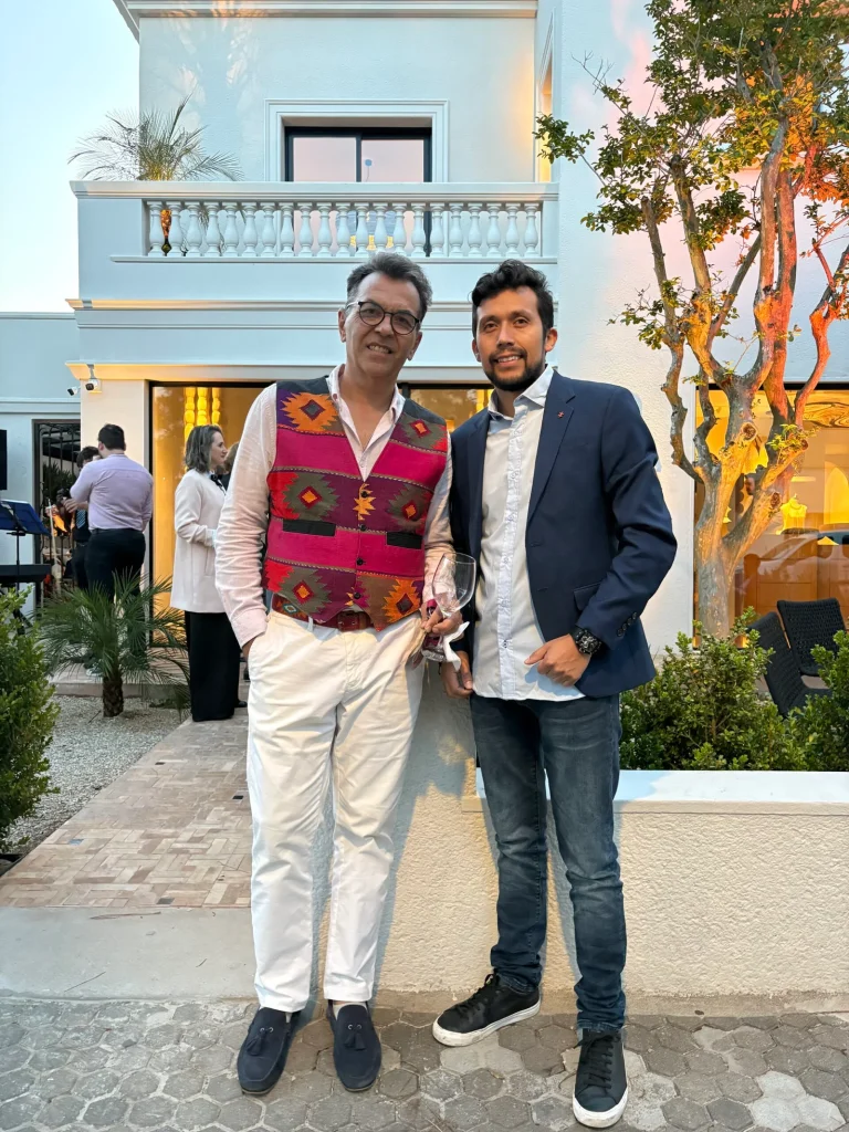 Cultus Uy lanzó su newsletter en un encuentro que celebró la fuerza del arte y la comunidad by Daniel Benoit Cassou