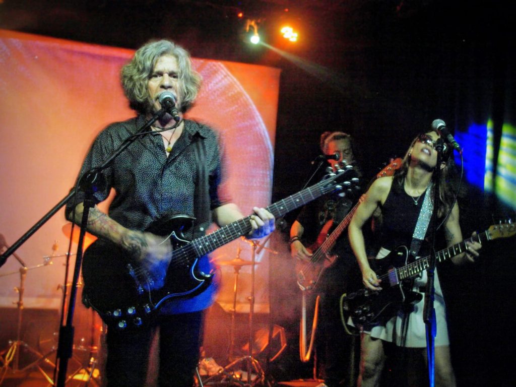 Vedas Toronado y Filo - Bajo las Sombras del Under by Rodrigo Cabrera - Foto Mateo inzaurralde Vedas Toronado y Filo - Bajo las Sombras del Under by Rodrigo Cabrera - Foto Mateo inzaurralde