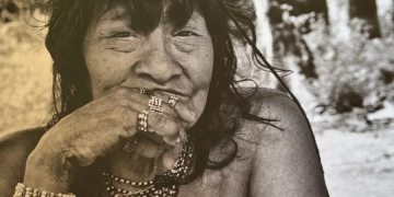 Los Awá-Guajá - Amazônia de Sebastião Salgado by Daniel Benoit Cassou