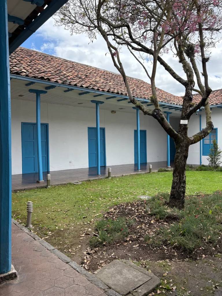 Alea Jacta Est — Juegos de Guerra / Guerra del Arte - Museo de Arte Moderno de Cuenca — XVII Bienal de Cuenca by Daniel Benoit Cassou