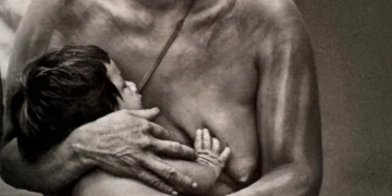 Korubo - Amazônia de Sebastião Salgado - el pueblo del barro rojo by Daniel Benoit Cassou