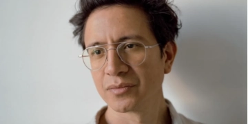 Óscar Santillán: Qué se siente ser tierra by Daniel Benoit Cassou