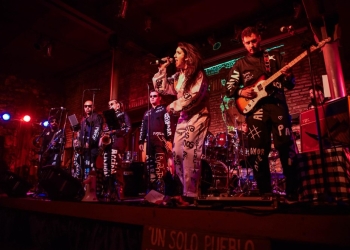 Irrintzi presencian del disco Levántate Espacio La Colmna- Noviembre 2025