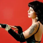 Suave y envolvente. Entrevista a Sari Carri - cantautora paraguaya by Mauricio Conde