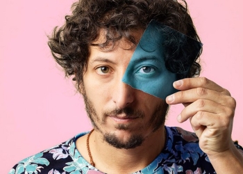 Adrián Berra celebra con el lanzamiento de Nunca se termina