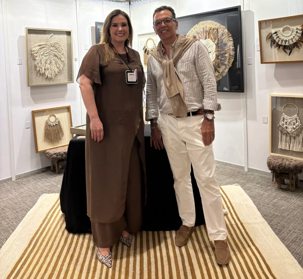 Alejandra Insfrán - macramé y plumería by Daniel Benoit Cassou Alejandra Insfrán - macramé y plumería by Daniel Benoit Cassou