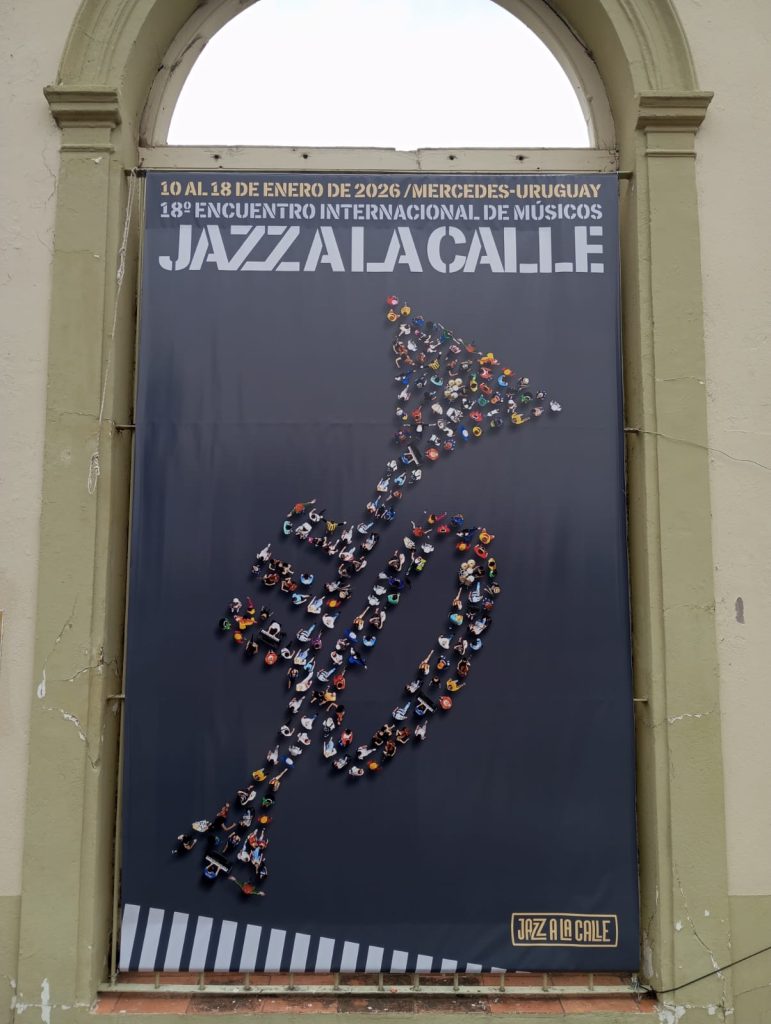 Jazz a la calle - Una forma de volver a casa - Mercedes - Uruguay by Edh Rodríguez - Edición Paola Menta