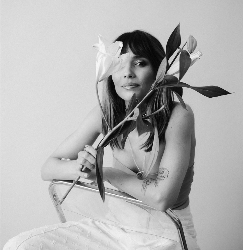 Alfonsina ft. Laura Canoura - "Casas Unidas", nuevo adelanto de su próximo álbum Alfonsina ft. Laura Canoura - "Casas Unidas", nuevo adelanto de su próximo álbum