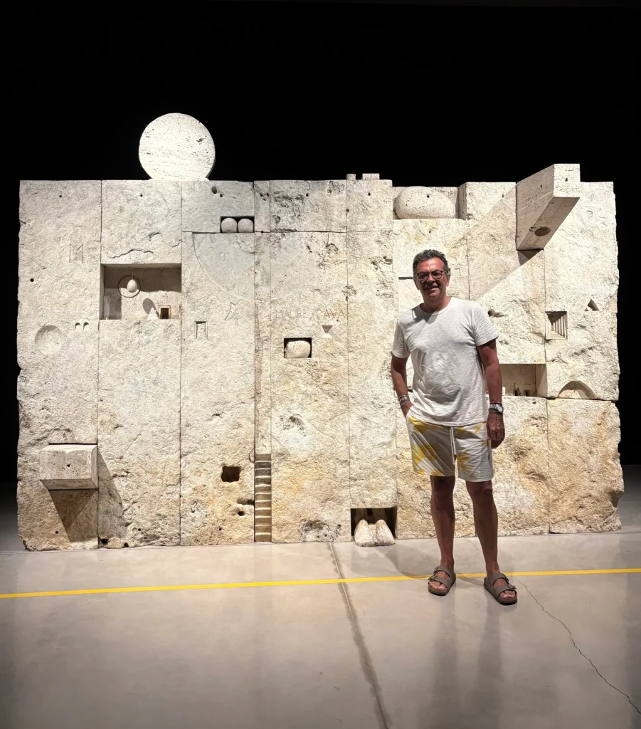 Madre Cava | Hay obras que se miran y hay obras que se atraviesan con el cuerpo por Daniel Benoit Cassou