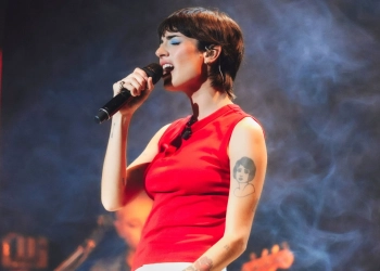 Zoe Gotusso - Amor Loco (en Pequeños Conciertos)